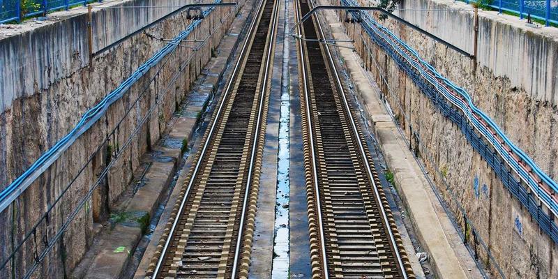 创意设计与增材制造：3D打印如何重塑医疗器械创新，从手术导板到可吸收植入物的合规生产